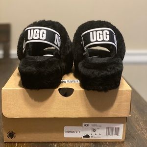 Brand new UGG Womens Fluff Yeah Slide size 10